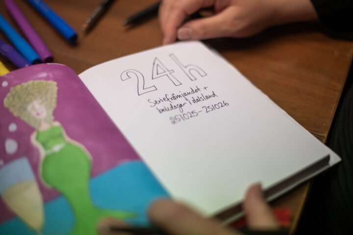 Ritblock med texten: 24 h Seriefrämjandet + Bokdagar i Dalsland 241025-251026